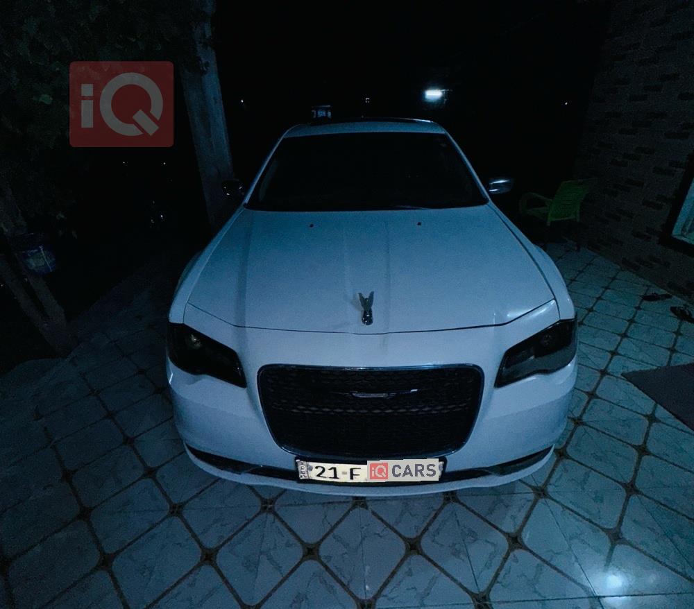 کرایسلەر 300